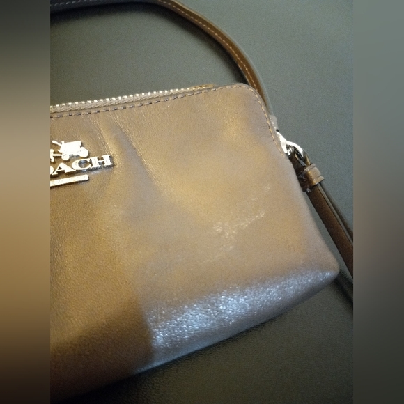 Coach wristlet - Picture 10 of 13